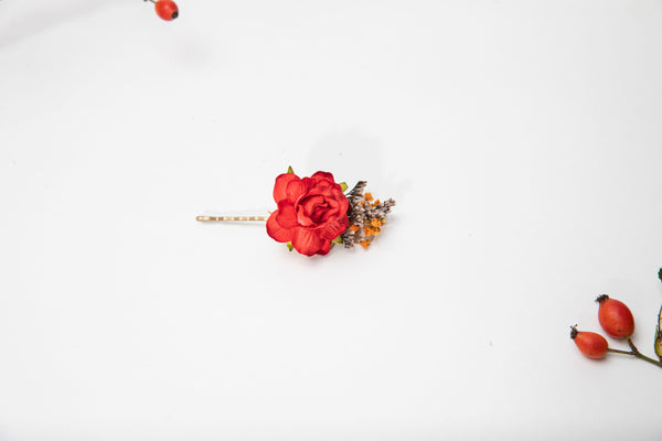 Frida flower hairpins Bobby pins Flower hair jewellery Customisable hair clips Wedding accessories Magaela jewellery Hairstyle for bride