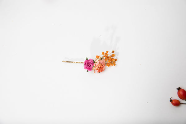 Frida flower hairpins Bobby pins Flower hair jewellery Customisable hair clips Wedding accessories Magaela jewellery Hairstyle for bride