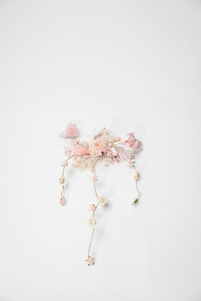Romantic flower hair vine Blush bridal headpiece Pink wedding accessories Customisable Bride to be Bendable flower vine Fairytale wedding