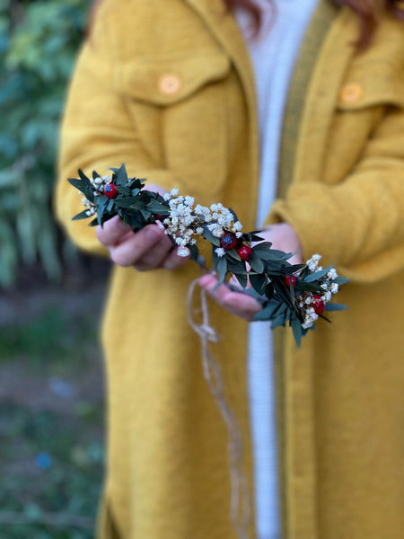 Natural hair crown with rose hips Christmas headpiece Xmas party wreath Handmade Eucalyptus Baby's breath Bridal winter accessories Magaela