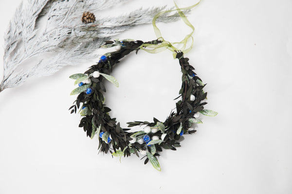 Winter flower hair wreath with frozen berries Bridal hair crown X-mas party Christmas hair accessories White and blue winter crown Magaela