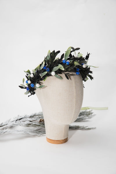 Winter flower hair wreath with frozen berries Bridal hair crown X-mas party Christmas hair accessories White and blue winter crown Magaela