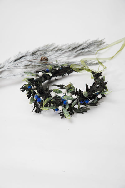 Winter flower hair wreath with frozen berries Bridal hair crown X-mas party Christmas hair accessories White and blue winter crown Magaela