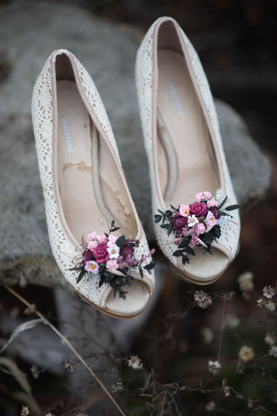 Flower shoe clips Romantic bridal shoe clips Flowers for shoes Bridal accessories Wedding jewellery Handmade Magaela accessories Jewelry