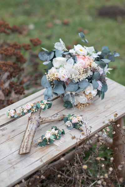 Bridal bouquet in pastel colours Eucalyptus wedding bouquet Bridal accessories Magaela accessories Peach Blush ivory bouquet Long lasting