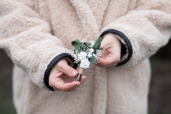 Groom's boutonniere Green and white buttonhole White rose corsage for groom Best man accessories Magaela Customisable boutonniere Greenery