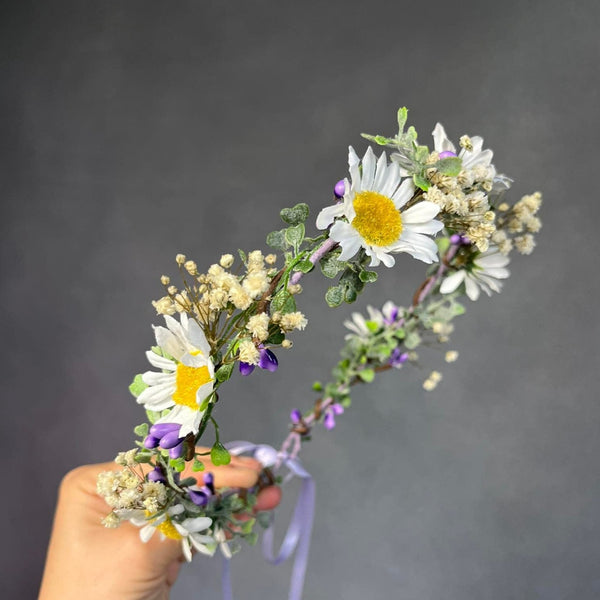 Daisy and gypsophila flower crown