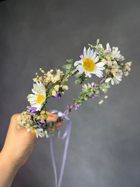 Daisy and gypsophila flower crown
