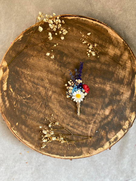 Folk meadow flower boutonnieres