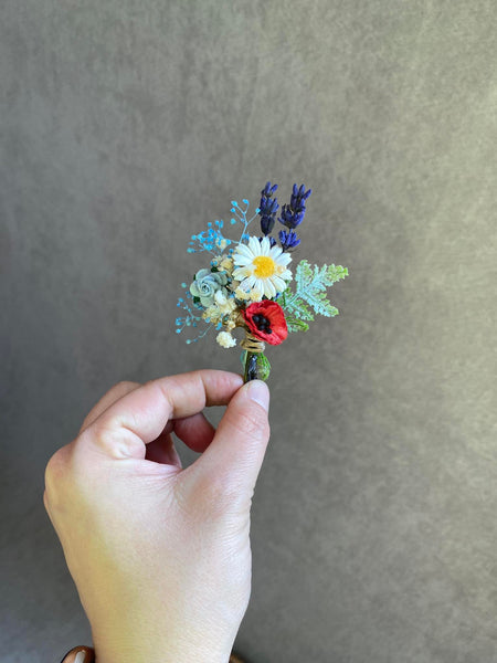 Folk meadow flower boutonnieres