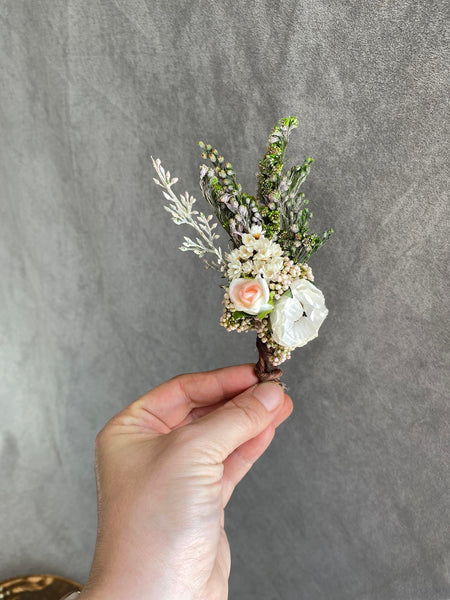 Boutonniere with anemone Romantic flower corsage Accessories for groom Flower boutonniere Wedding buttonhole Handmade groom's boutonniere
