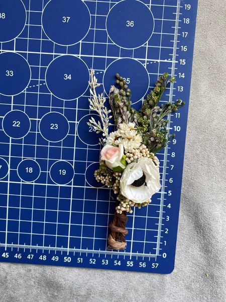 Boutonniere with anemone Romantic flower corsage Accessories for groom Flower boutonniere Wedding buttonhole Handmade groom's boutonniere
