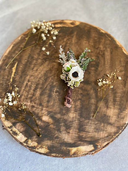 Boutonniere with anemone Romantic flower corsage Accessories for groom Flower boutonniere Wedding buttonhole Handmade groom's boutonniere