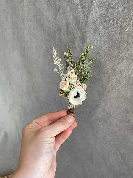 Boutonniere with anemone Romantic flower corsage Accessories for groom Flower boutonniere Wedding buttonhole Handmade groom's boutonniere