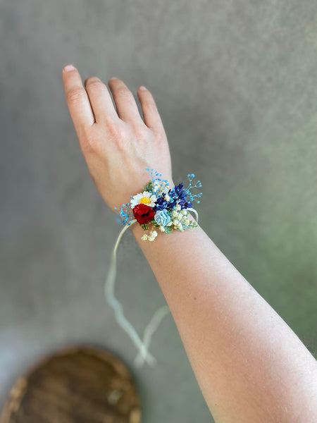 Meadow folk poppy and daisy bracelet
