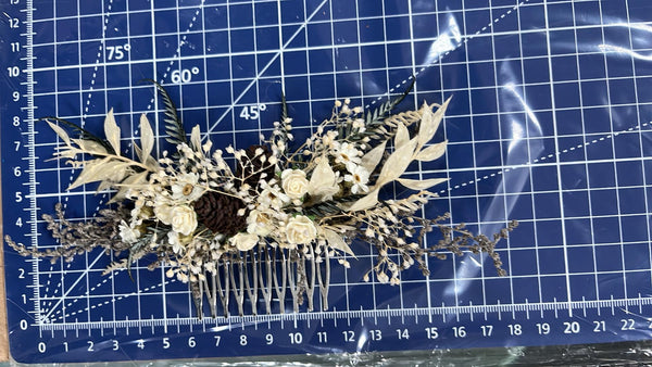 Winter hair comb with pine cones
