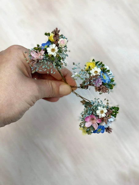 Meadow flower wedding accessories