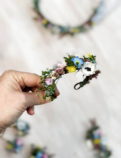 Meadow flower wedding accessories