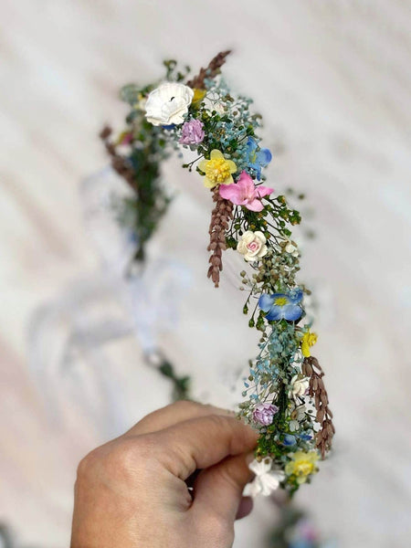 Meadow flower wedding accessories