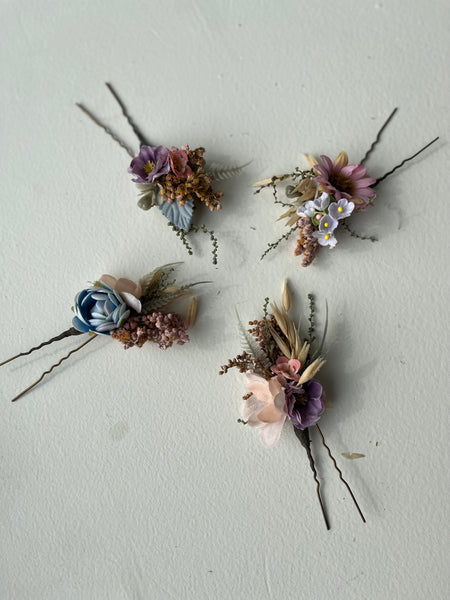 Bridal hairpins in pastel colours