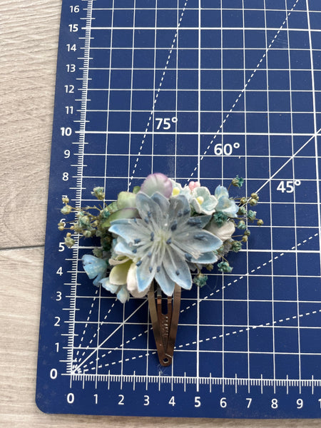 Flower snap clips for flower girls