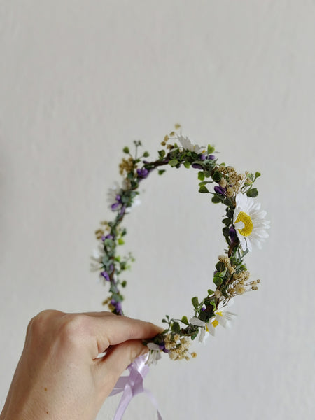 Daisy and gypsophila flower crown