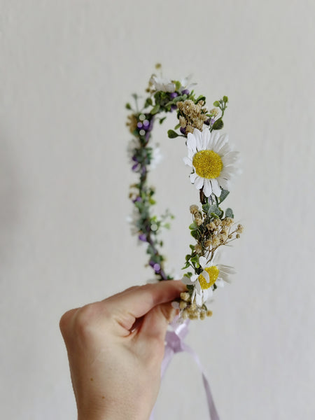 Daisy and gypsophila flower crown
