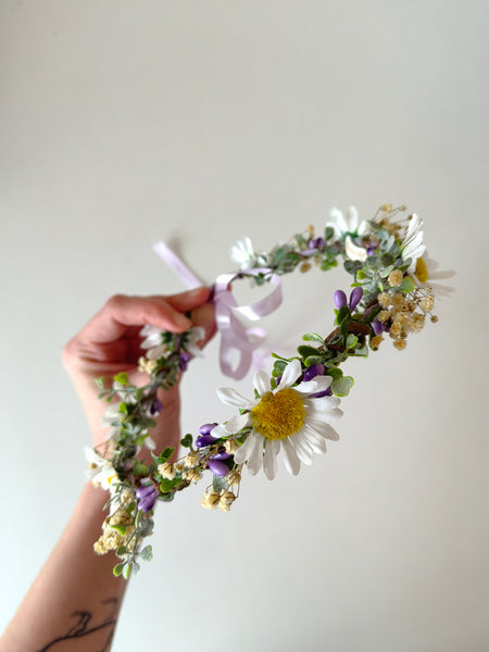 Daisy and gypsophila flower crown