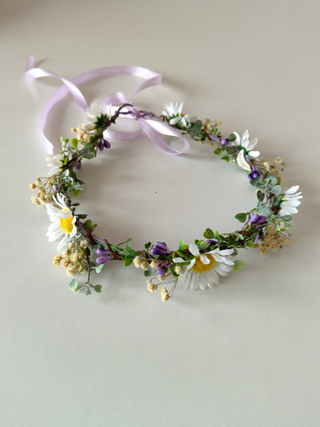 Daisy and gypsophila flower crown