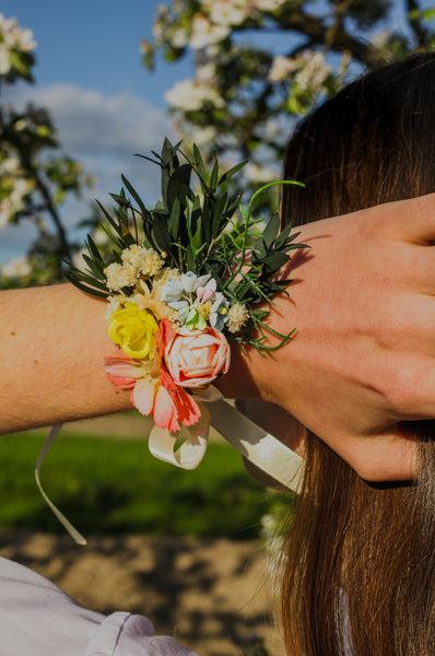 Tropical summer bracelets Bridal flower bracelet Exotic wedding jewellery Flower wrist corsage Summer colourful bracelet Bride to be Magaela