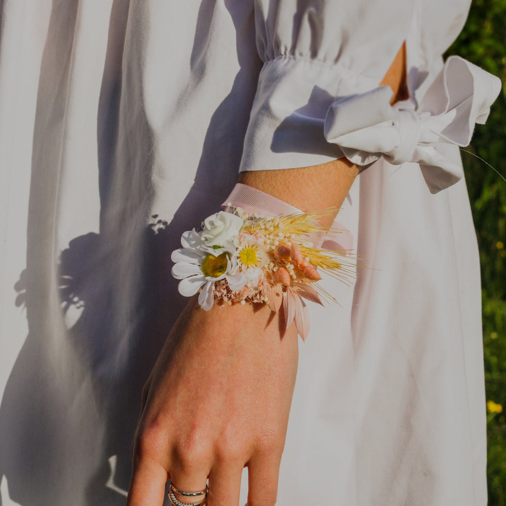 HEVIRGO Wrist Corsage Elegant Comfortable Touch Anti-Wear Bride Bridesmaid  Wrist Corsage Flower Bracelet for Wedding Engagement Br - Walmart.com