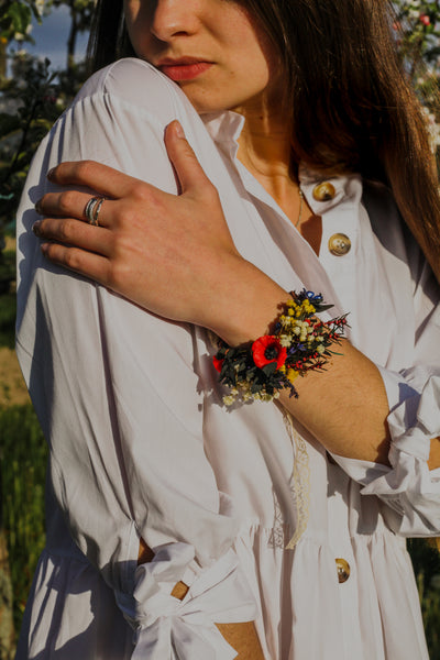 Folk poppy flower bracelet Meadow wedding wrist corsage Bridesmaid bracelets Customisable jewellery Bride to be Wildflowers jewellery