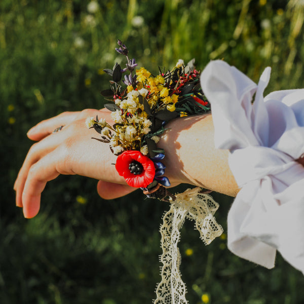 Folk poppy flower bracelet Meadow wedding wrist corsage Bridesmaid bracelets Customisable jewellery Bride to be Wildflowers jewellery