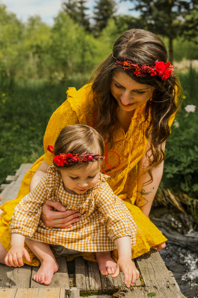 Red flower mummy and me crowns Set of matching hair wreath Customisable flower crowns Daughter hair wreath Girl flower crown Adjustable