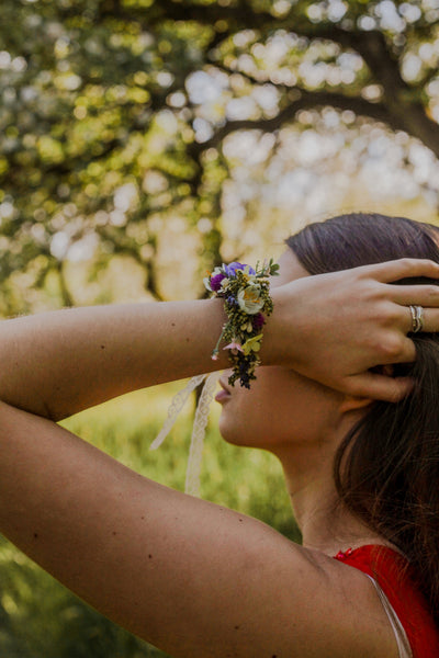 Meadow flower bracelet Wildflowers wrist corsage Bride to be Bridesmaid bracelet Natural wedding bracelet Flower girl bracelet Magaela