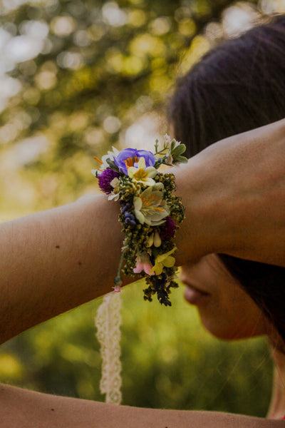 Meadow flower bracelet Wildflowers wrist corsage Bride to be Bridesmaid bracelet Natural wedding bracelet Flower girl bracelet Magaela