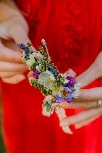 Meadow flower bracelet Wildflowers wrist corsage Bride to be Bridesmaid bracelet Natural wedding bracelet Flower girl bracelet Magaela