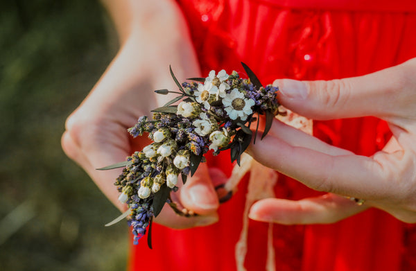 Natural flower bracelet Dried flowers wrist corsage Bride to be Bridesmaid bracelet Eucalyptus wedding bracelet Purple bracelet Magaela