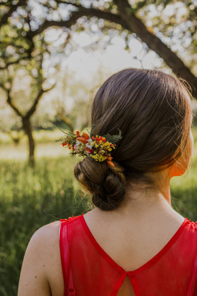 Dried flower comb Bridal hair comb Wildflowers wedding comb Bride to be Preserved flower comb Magaela handmade Meadow wedding headpiece