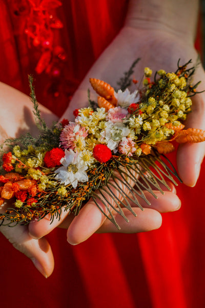 Dried flower comb Bridal hair comb Wildflowers wedding comb Bride to be Preserved flower comb Magaela handmade Meadow wedding headpiece
