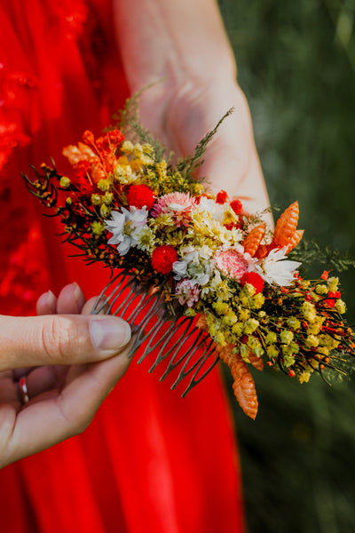 Dried flower comb Bridal hair comb Wildflowers wedding comb Bride to be Preserved flower comb Magaela handmade Meadow wedding headpiece