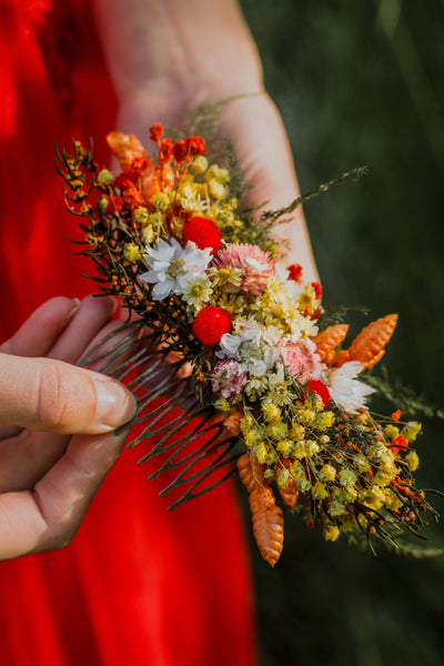 Dried flower comb Bridal hair comb Wildflowers wedding comb Bride to be Preserved flower comb Magaela handmade Meadow wedding headpiece