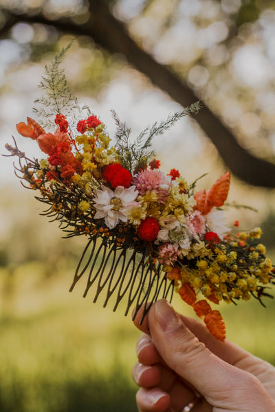 Dried flower comb Bridal hair comb Wildflowers wedding comb Bride to be Preserved flower comb Magaela handmade Meadow wedding headpiece