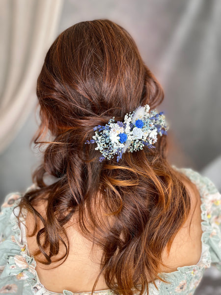 Blue and white flower hair clip
