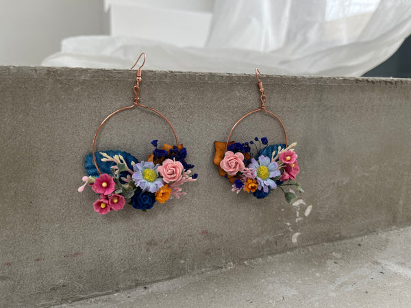 Meadow daisy flower earrings