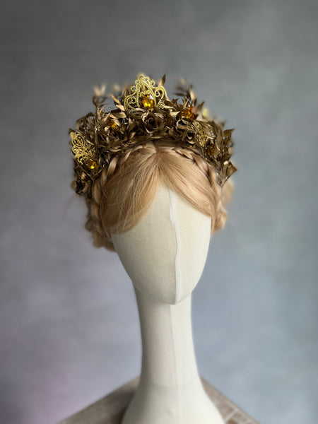 Elegant golden flower crown