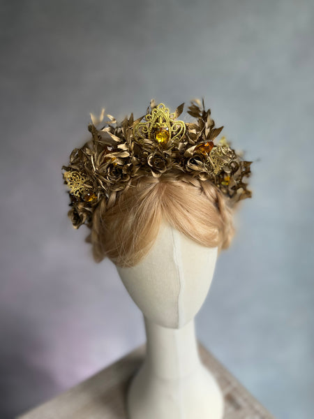 Elegant golden flower crown