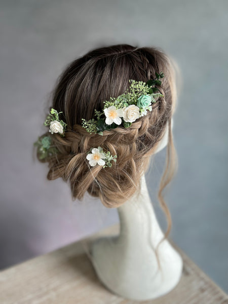 Sage green and white flower comb