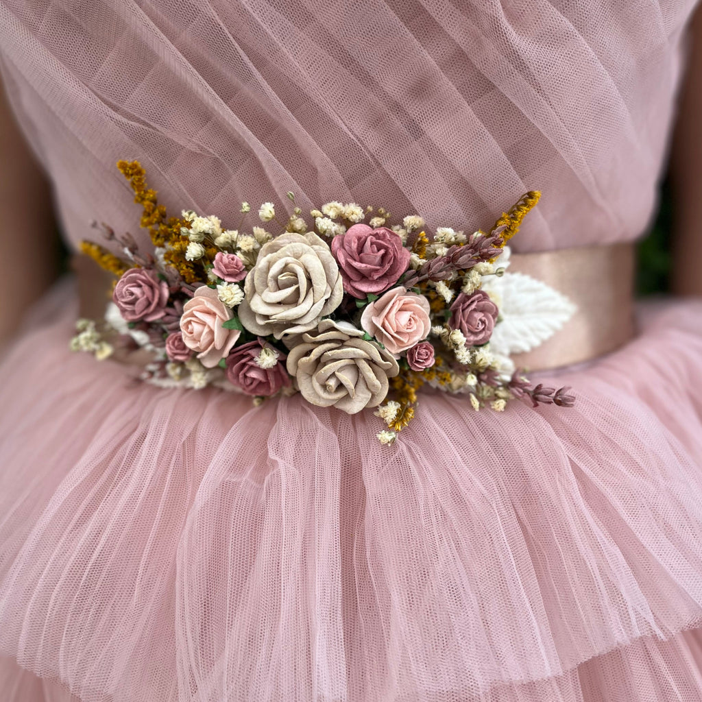 Romantic dusty pink flower belt