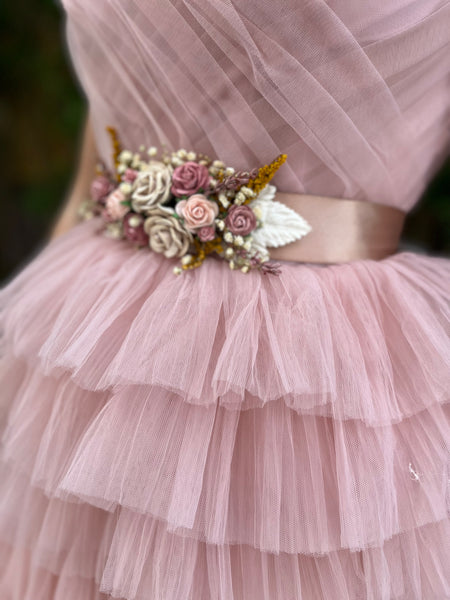 Romantic dusty pink flower belt